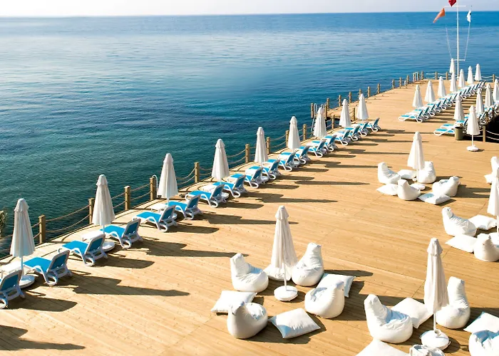 Paloma Pasha Özdere